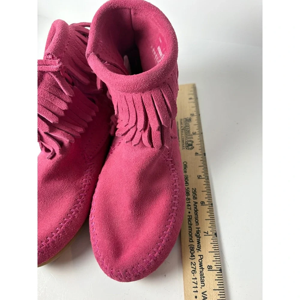 Minnetonka Kids Hot Pink Suede Fringe Moccasin Ankle Boots 2295 Big Kids Size 1